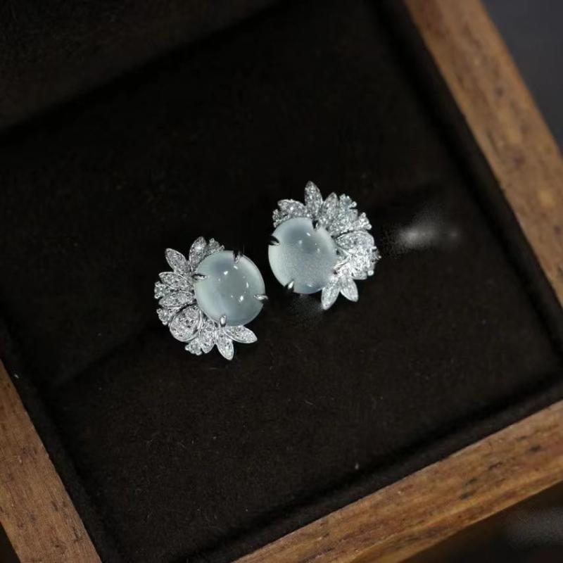 レディース ピアス 白瑪瑙 925シルバー ジルコニア インセット 高級感 繊細 デザイン イヤースタッド アクセサリー ジュエリー 女性用 耳飾り シンプル 透明感