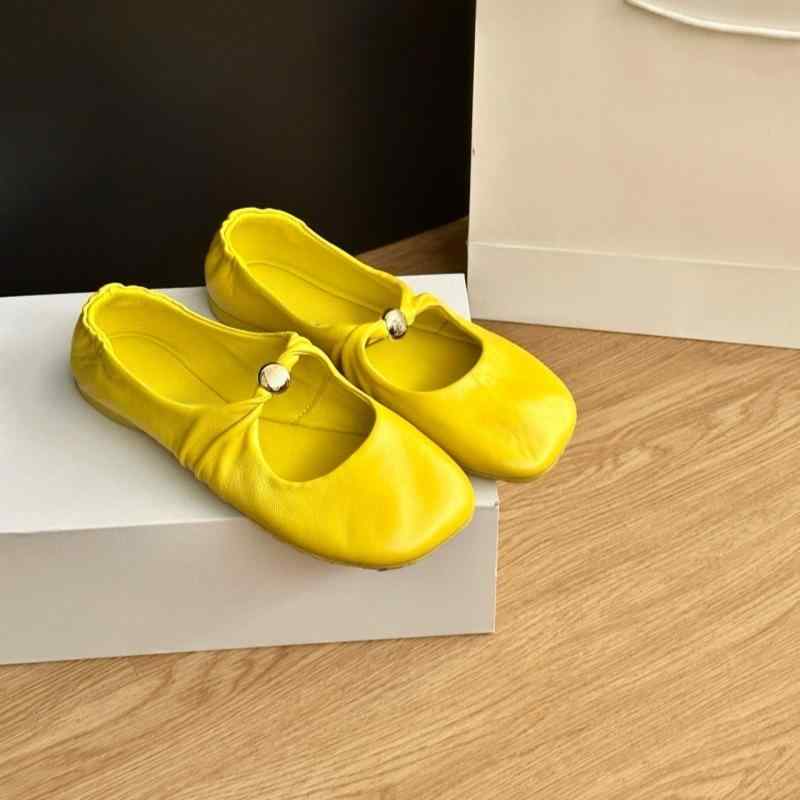 レディース メリージェーンシューズ バレエフラット ラウンドトゥ メタルバックル ストラップ ソフトソール プリーツデザイン 個性派スタイル 軽量 快適フィット