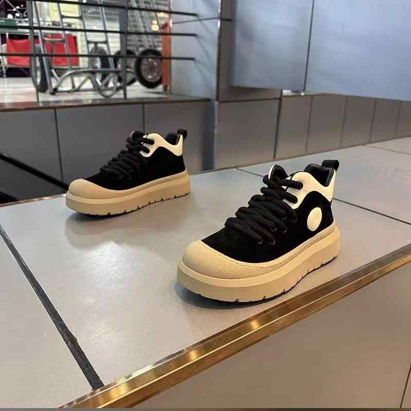 秋冬 メンズ スニーカー 保温 起毛 無地 厚底 身長アップ 快適 高級感 韓国風 カジュアルシューズ 日常使い 軽量 通勤 通学 アウトドア