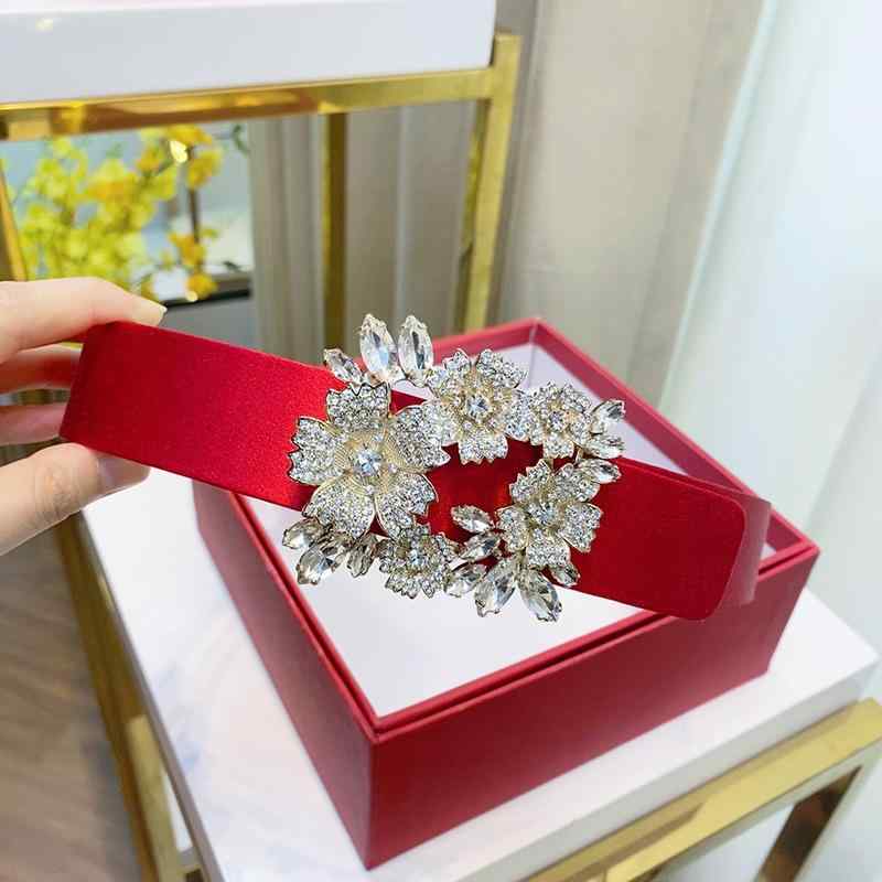 レディース ベルト シルク素材 ラインストーン 装飾 高級感 スカート コーデ 腰封 タイプ 外用 ファッション アクセサリー 軽量 デザイン 切り替え 加工 女性 向け 日常使い 通勤 スタイル アップ