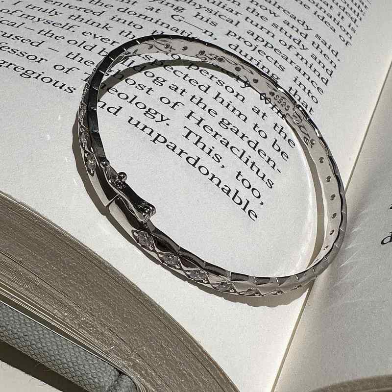 シルバーブレスレット レディース 幾何学デザイン トグル ヴィンテージ フランス風 エレガント 個性的 シンプル ファッショナブル レトロ アクセサリー ジュエリー