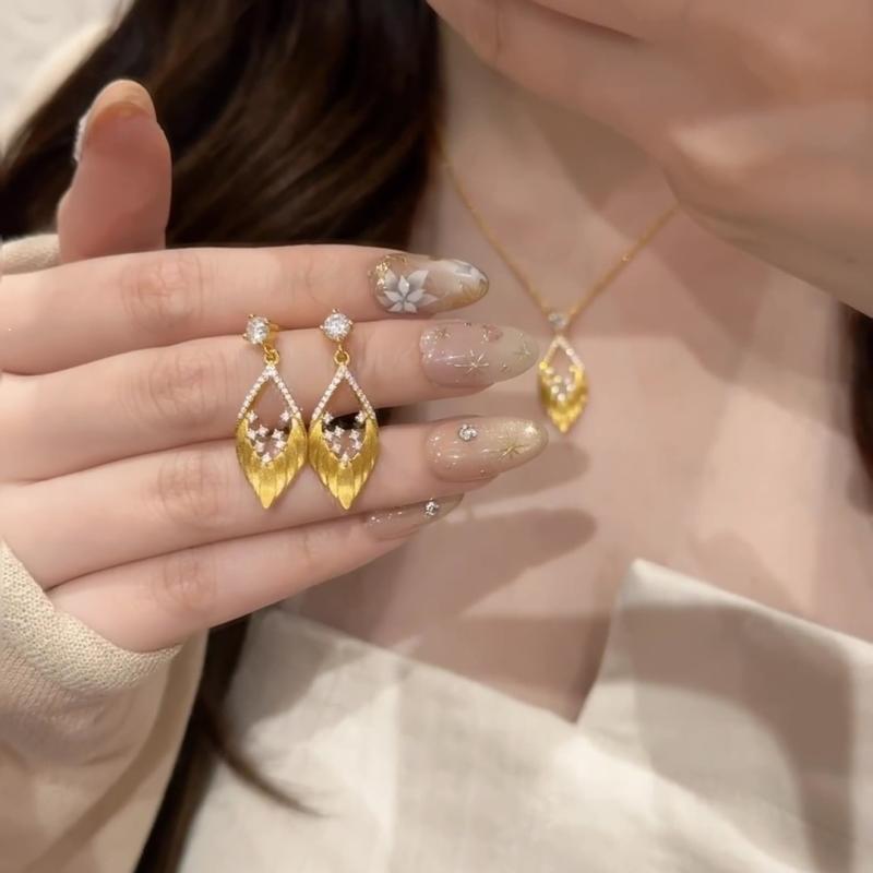 ・素材: S925 シルバー・加工: ダイヤモンドセット・形状: ジオメトリック型・カラー: ゴールド,ホワイトゴールド・流行要素: ウィング・スタイル: ライトラグジュアリー・スタイル分類: ファッショントゥーコミュート・対象: 女性用・...