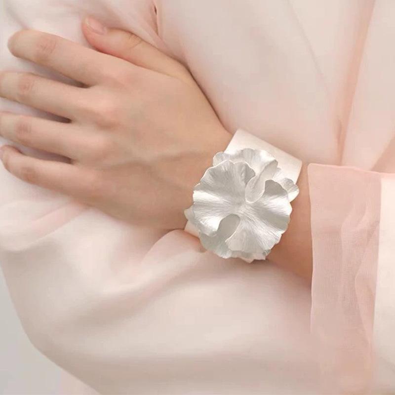 レディース ブレスレット 花びらデザイン ダブルフラワー モダンチャイナスタイル レトロシルバー 高級..