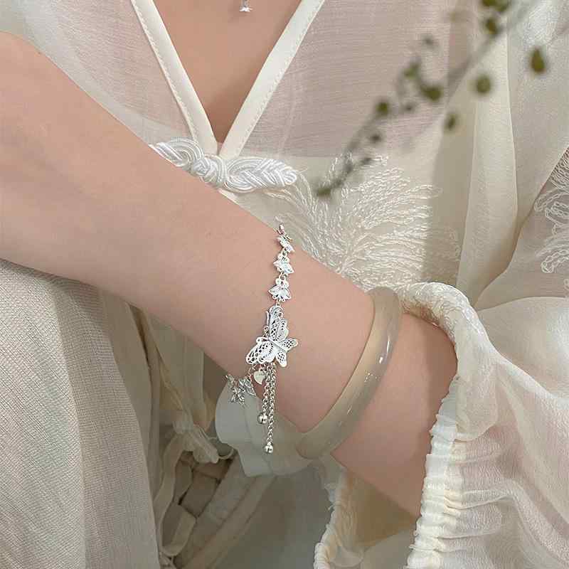 ブレスレット レディース シルバー 蝶モチーフ 古風 高級感 仙女風 汎用 アクセサリー ユニーク コーデ..