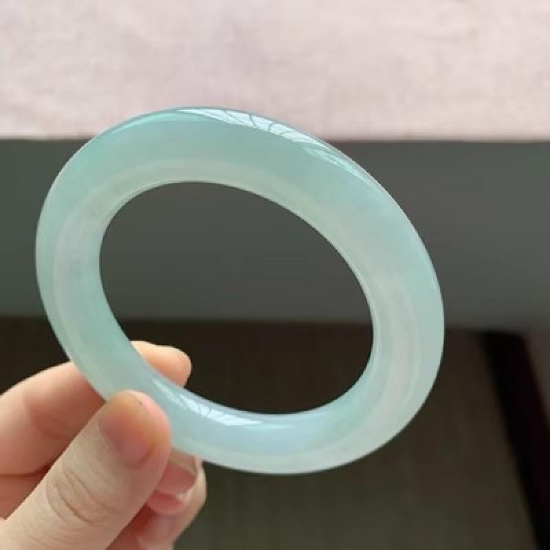 ブレスレット レディース 翡翠 糯種 晴水緑 太め丸型 天然石 半透明 緑色 アクセサリー 女性用 手首 装..