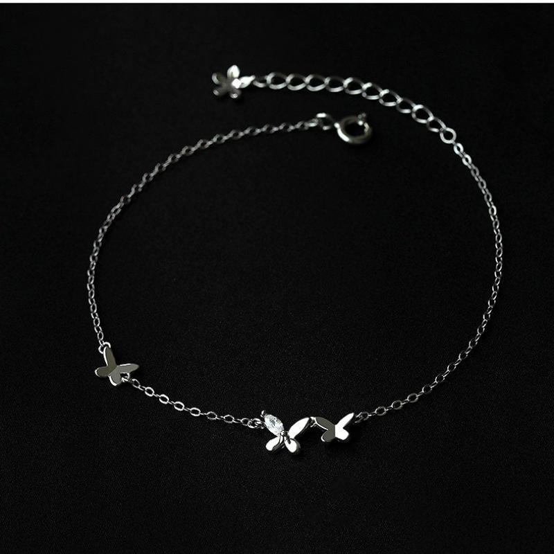ブレスレット レディース ジルコニア 蝶 モチーフ シンプル ナチュラル 森系 925 シルバー 高級感 かわいい アクセサリー 手元 装飾 女性 ギフト 日常使い 華奢 デザイン 繊細 輝き スタイリッシュ トレンド コーディネート