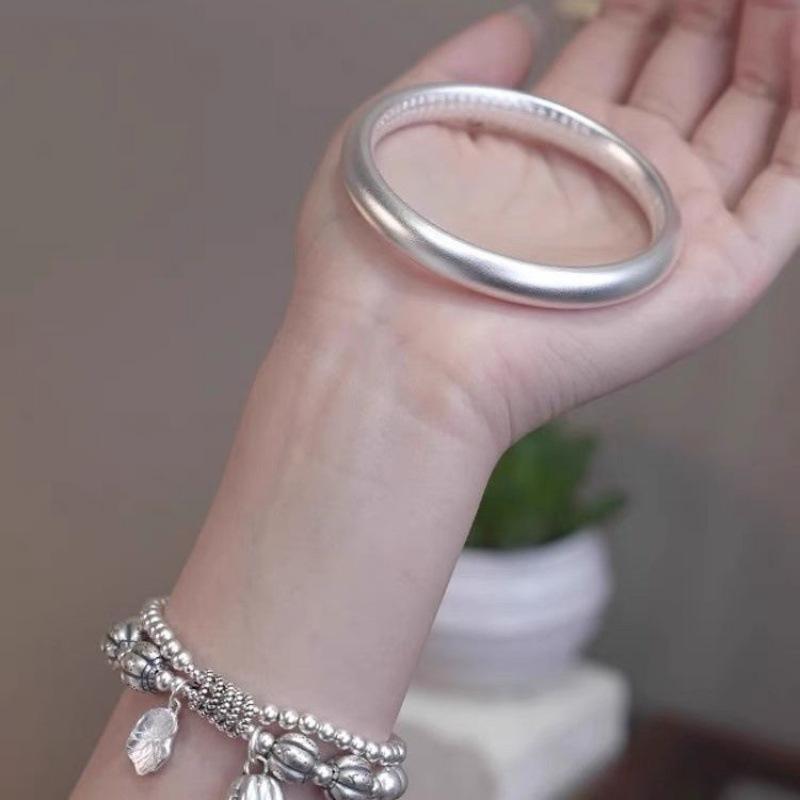 ブレスレット 男女兼用 純銀 伝統工法 厚手 マット仕上げ シンプル 曲線デザイン 日常使い 軽量 銀アク..