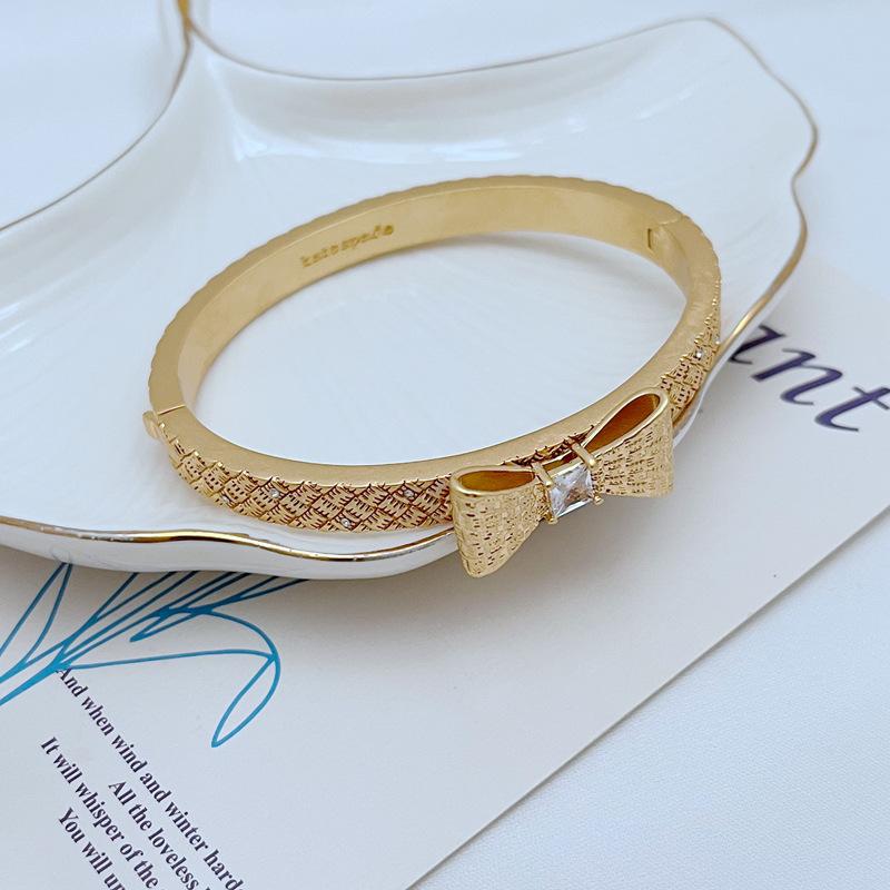 ブレスレット レディース 開閉式 高級感 シンプル ジルコニア かわいい テクスチャー 蝶結び 装飾 ジュエリー アクセサリー 手首用 モダン スタイリッシュ