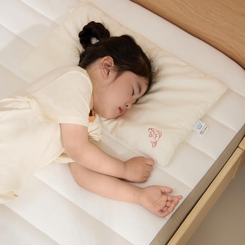 枕 キッズ ベビー シルク 薄型 柔らかい 快適 刺繍 鯉