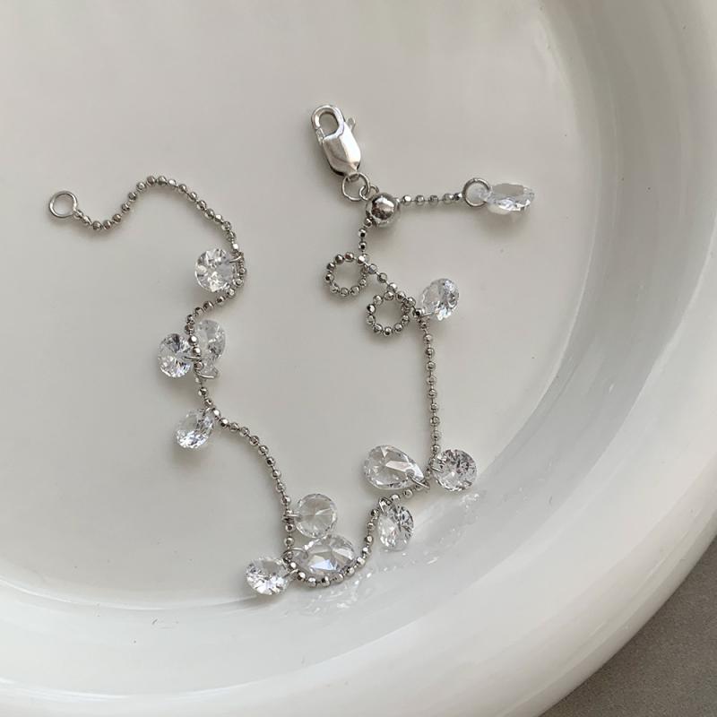 ブレスレット レディース 925純銀 ジルコニア 満天星 立方 石 星河 水滴 デザイン ファッション 百搭 高級感 アクセサリー ジュエリー 女性用 日常使い スタイリッシュ 輝き 繊細 モダン トレンド コーディネート