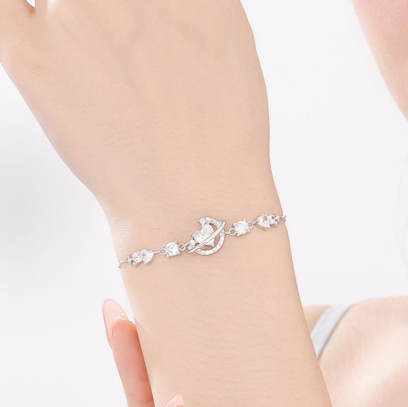 ・素材: シルバー・加工: メッキ・色: ホワイトゴールド・スタイル: 女性用・モチーフ: 月・純度: 99% シルバー