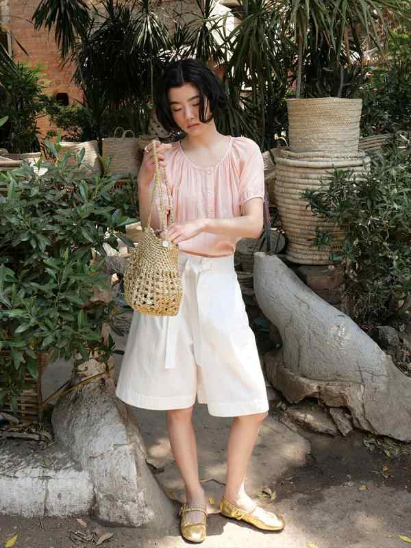 ブラウス レディース レース 切り替え ラウンドネック 細見え 縦ストライプ 質感 カジュアル トップス 日常使い 軽量 吸湿速乾 コットン 素材 通勤 通学 アウトドア 部屋着 春夏 秋冬