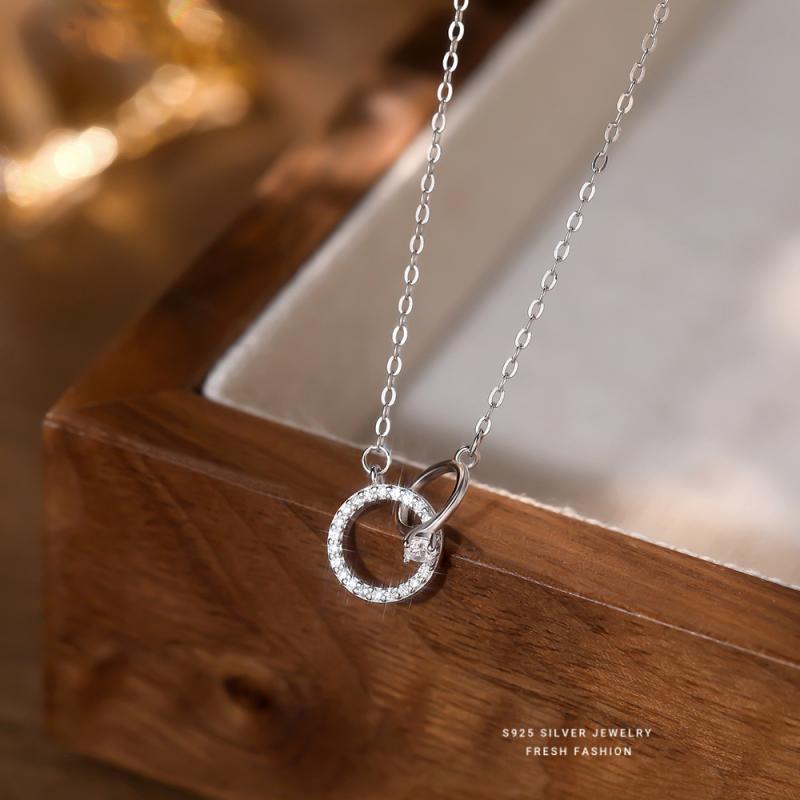 ネックレス レディース 純銀 二重リング 円形 満遍くジルコニア メビウス 鎖骨チェーン ファッション ..
