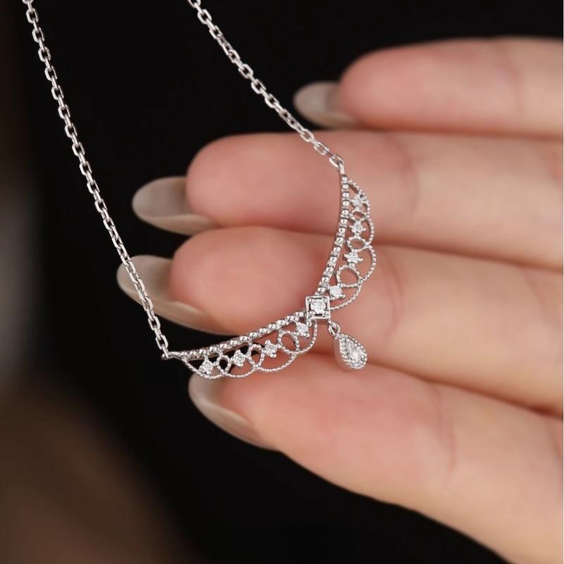 レディース ネックレス 925シルバー 白金メッキ ジルコニア 花火城 プリンセス ペンダント 高級感 ロマ..