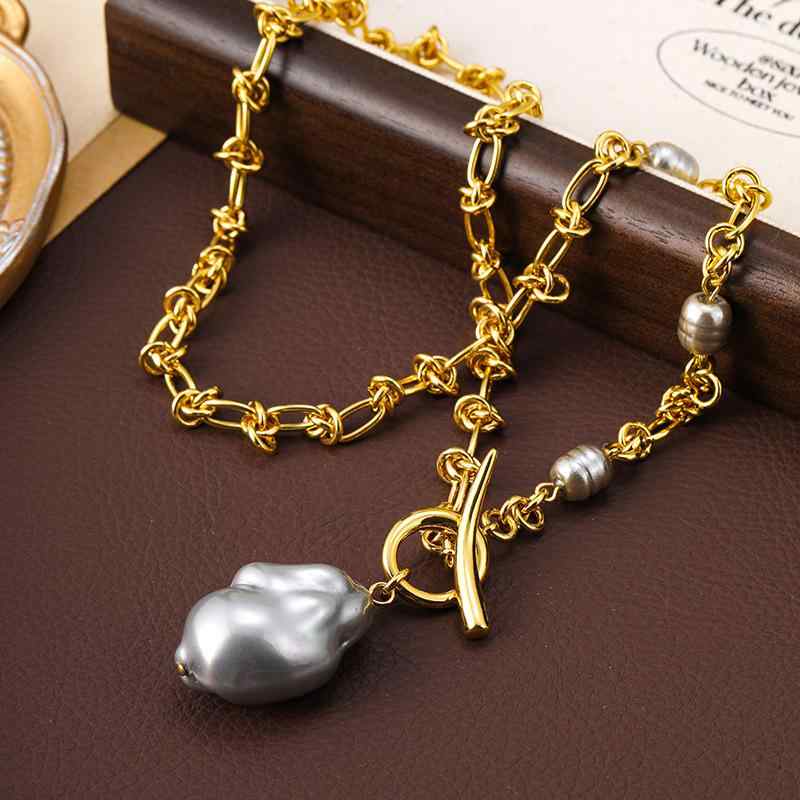 レディース ネックレス 個性派 OTバックル 結び目チェーン バロックパール 誇張ペンダント 鎖骨チェーン ボリュームアクセサリー ファッション ジュエリー トレンド レイヤード スタイリッシュ モード ヴィンテージ風 華やか デコルテ 装飾 日常使い