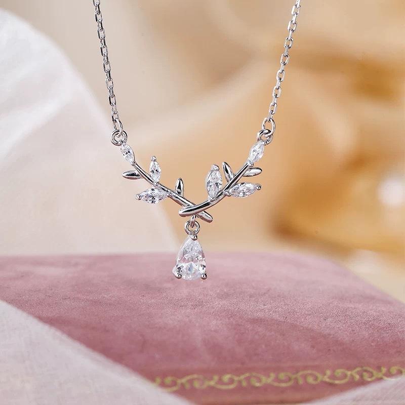 ネックレス レディース 純銀 月桂女神 モチーフ レトロ デザイン 枝 水滴 鎖骨チェーン 高級感 アクセ..