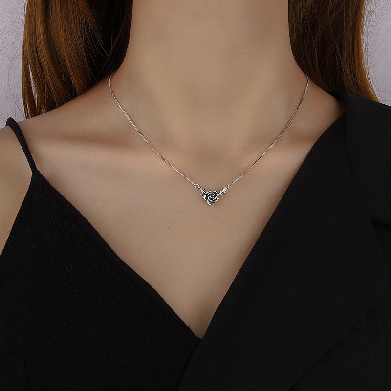 ネックレス レディース 純銀 ローズモチーフ ペンダント 鎖骨チェーン レトロ 花柄 シルバー アクセサ..