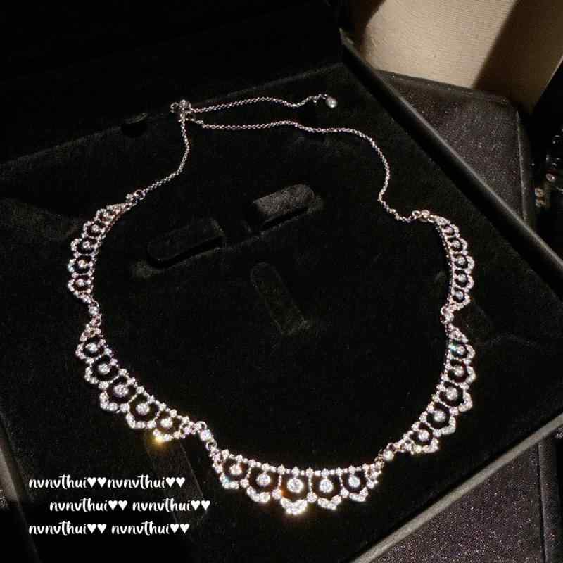 レディース 宝石 ネックレス ウェーブ レース フレア スカート風 ジルコニア フレンチ 花辺 高級感 輝く デザイン 軽奢 スタイル