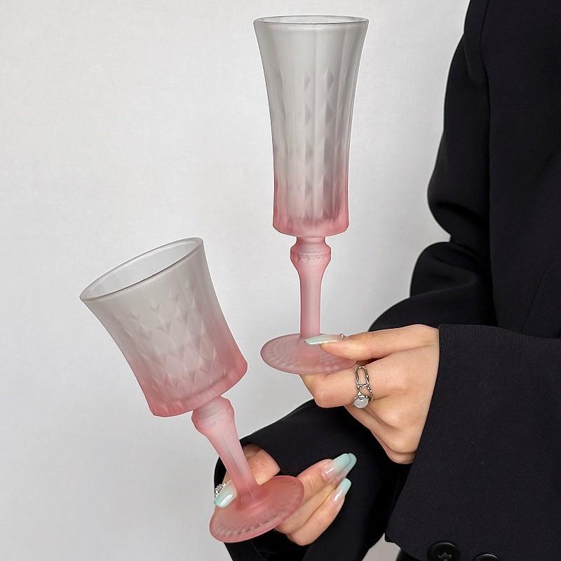 ワイングラス 高脚グラス レディース かわいい ピンク グラデーション マット加工 高級感 ガラス シャ..
