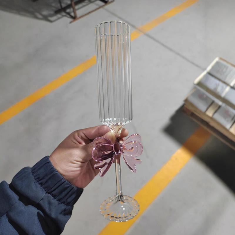 グラス かわいい 蝶ネクタイ 高脚 耐熱ガラス 高ボロシリケート シャンパン カクテル 赤ワイン用 バー用品 ホームパーティー ギフト対応