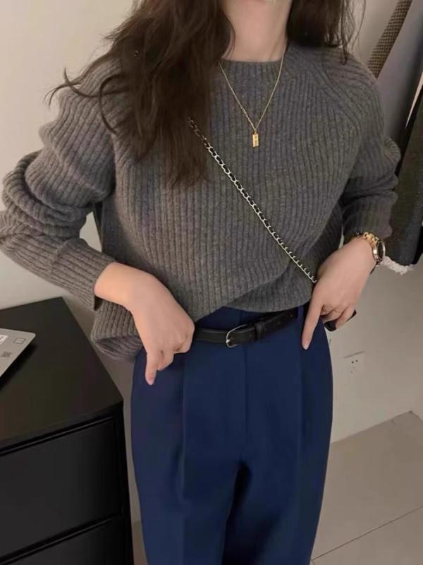 ・シルエット: ゆったり・着丈: 普通・襟型: 丸首・袖型: スタンダード・袖丈: 長袖・厚み: 厚手・デザイン: 無地・加工: マーセライズド・カラー: ダークグレー,ホワイト,ブラック,ネイビー・サイズ: M,L,XL・主素材: ウール・ウール含有率: 95%以上・着用方法: プルオーバー・スタイル: 通勤・対象: 女性用・セット: 単品