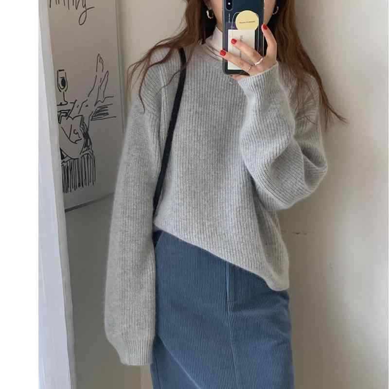 ・スタイル: カジュアル・性別: 女性・年齢層: 成人・着用方法: プルオーバー・シルエット: ルーズ・丈: ミディアム・首元: クルーネック・袖丈: 長袖・厚み: 中厚・色: ライトグレー,キャメル,ホワイト・サイズ: S,M,L・素材: ウール・ウール含有率: 95%以上