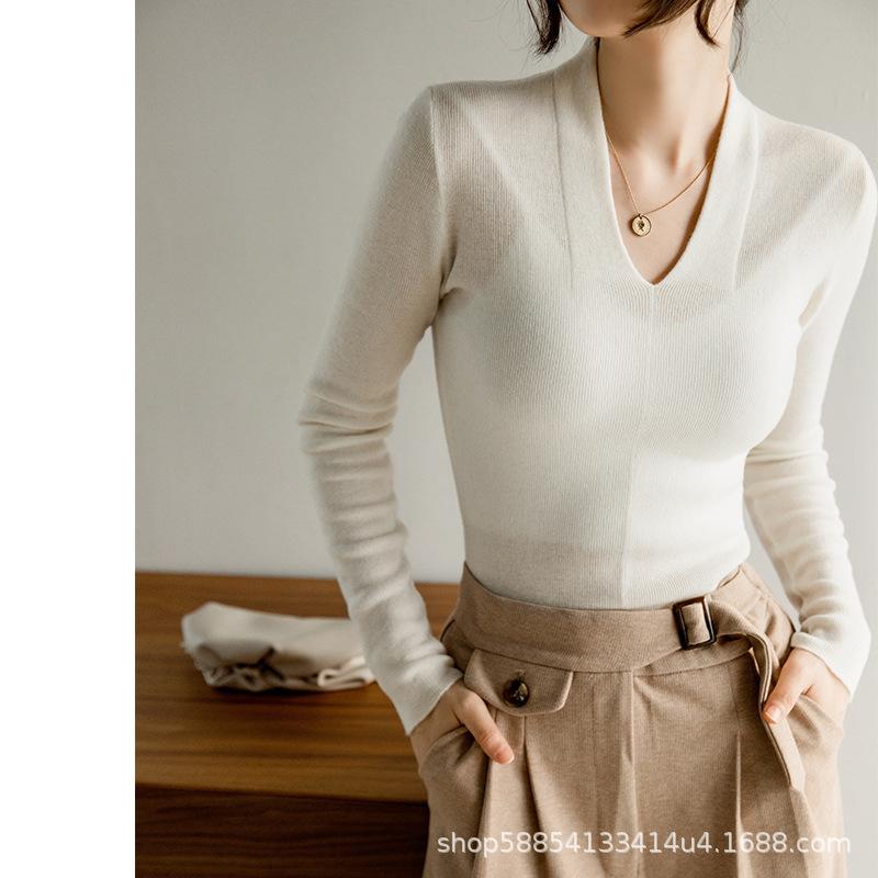 ・スタイル: プルオーバー・フィット: スリム・丈長: 普通(50cm超65cm以下)・領型: Vネック・袖型: 標準・袖長: 長袖・厚さ: 中厚・流行要素: シースルー・加工: シルク・カラー: 白,黒,カーキ,ピンク・サイズ: S,M・スタイルタイプ: 通勤エレガント・主素材: ウール・含有率: 30%以上50%未満・対象年齢: 成人・対象性別: 女性