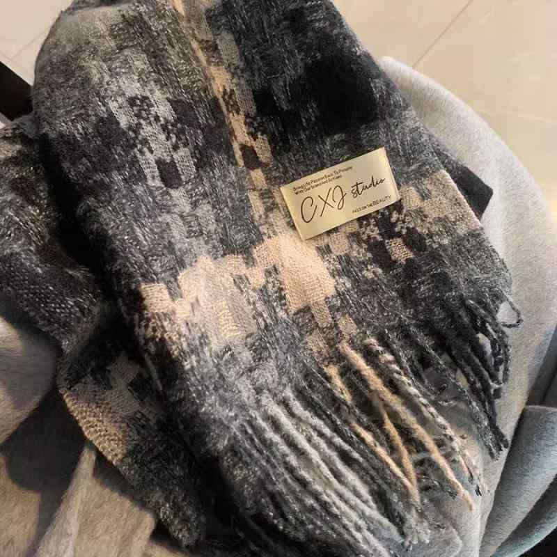 秋冬 レディース マフラー 高級感 羊毛風 暖か チェック柄 フリンジ レトロ風 学生 カップル 白く見える