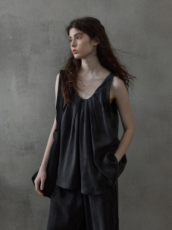 レディース タンクトップ 春夏 プリーツ Uネック 接触冷感 通勤 ショート丈 シンプル 吸湿速乾 軽量 再生繊維 ブラック ピンク系 かわいい 切り替え デザイン