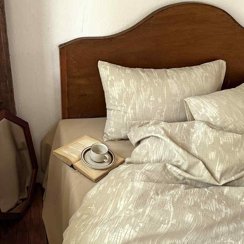 ・生地糸番手: 60支・染色加工: 活性印染・織り加工: 提花・重量: 2500g-3000g・柄: 幾何模様・款式: フラットシーツ式・カラー: タイダル-ブラックグレー,タイダル-ゴールド,タイダル-ブラウン,タイダル-ベージュ・サイズ: 1.5m用4点セット（フラットシーツ、掛け布団カバー200x230cm）,1.8m用4点セット（フラットシーツ、掛け布団カバー200x230cm）,2m用4点セット（フラットシーツ、掛け布団カバー220x240cm）,1.5m用4点セット（フィットシーツ、掛け布団カバー200x230cm）,1.8m用4点セット（フィットシーツ、掛け布団カバー200x230cm）・素材: 長繊維綿・スタイル: モダンシンプル・商品分類: 4点セット