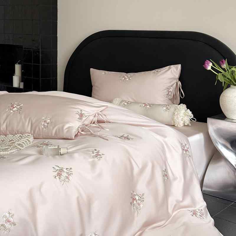 ・糸数: 100支・染色: デジタルプリント・織り: 刺繍,サテン・重量: 2000g～2500g・柄: 植物花・柄: ローズスイートハート・カラー: ピンク,ホワイト・タイプ: ベッドシーツ式・サイズ: 1.2m三件セット（被套150×200,床单180×230,枕套1）,1.5m四件セット（被套200×230,床单230×250,枕套2）,1.8m四件セット（被套200×230,床单230×250,枕套2）,2m四件セット（被套220×240,床单250×260,枕套2）,1.5mベッドカバー四件セット（被套200×230,床カバー150×200,枕套2）,1.8mベッドカバー四件セット（被套200×230,床カバー180×200,枕套2）・素材: 長絨綿・デザイン: プリンセス・セット: 四件セット