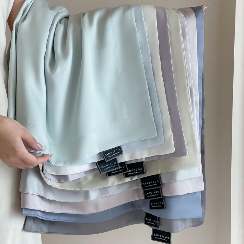 枕カバー シンプル 単色 再生繊維 春夏 接触冷感 広い縁 シルクタッチ 涼感 高級感 内側付き