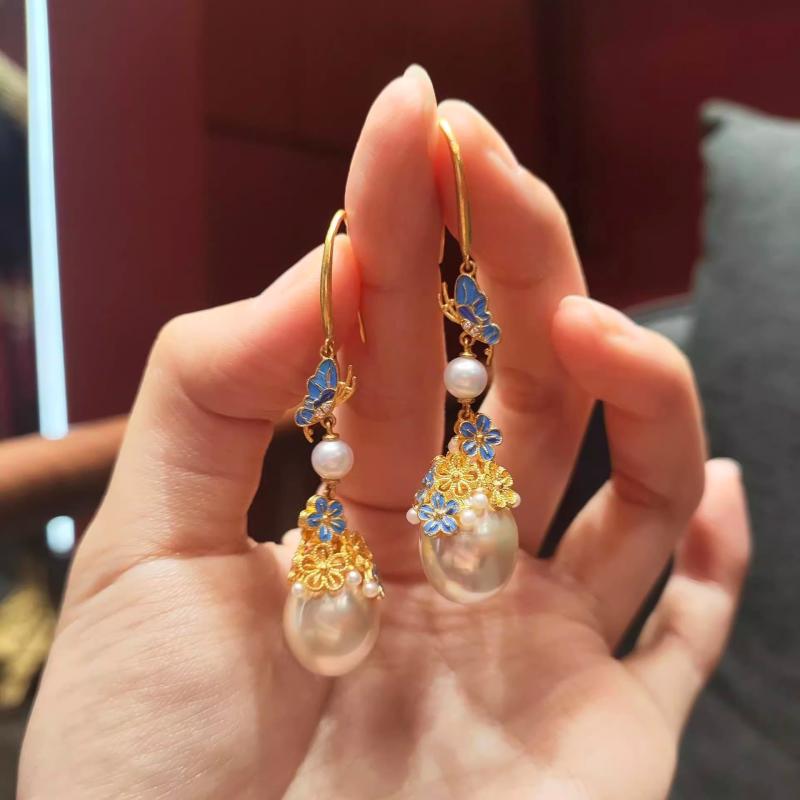 イヤリング レディース 復古宮廷風 タッセル 真珠埋め込み 点翠風 花糸 チャイナドレス 漢服 耳飾り フリンジ 伝統工芸 女性用 アクセサリー 華やか 細工 装飾 耳坠 宮廷スタイル 復古風 真珠 点翠 花絲