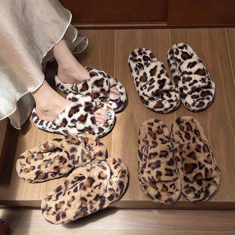 ・カラー: クロスベージュレオパード,クロスブラウンレオパード,ストラップベージュレオパード,ストラップブラウンレオパード・サイズ: 35,36,37,38,39,40,41・表面素材: ファー・製品カテゴリ: トゥカバー・靴先形状: ラウンドトゥ・スタイル: カジュアル・靴底素材: ラバー・内側素材: フェイクファー