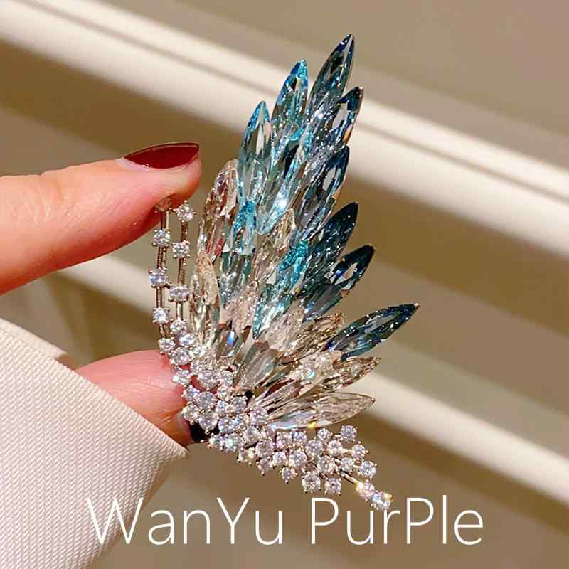 ブローチ メンズ 蝶モチーフ 水晶 ジルコニア グラデーション 空色ブルー 高級感 輝く スーツピン アク..