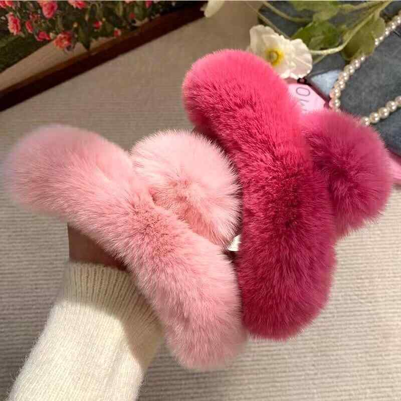 バナナクリップ レディース 秋冬 ウサギ毛ファー ふわふわ 大きめ 高級感 かわいい 後頭部用 ヘアクリ..