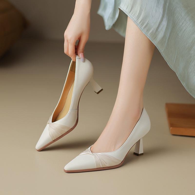 レディース ハイヒール パンプス 秋冬 尖頭 レース フェミニン 気質 エレガント 超柔らか 本革 浅口 ローカット 網紗 優しい 仙女風 シングルシューズ 女性用 通勤 デート 軽量 快適 吸湿速乾 接触冷感 ハイウエスト 切り替え デザイン