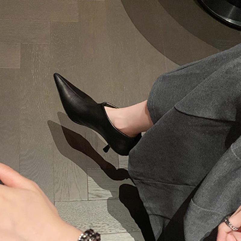 レディース アンクルブーツ 高級感 猫ヒール 本革 ハイヒール 韓国風 秋冬 細見え ショートブーツ 吸湿速乾 軽量 通勤 通学