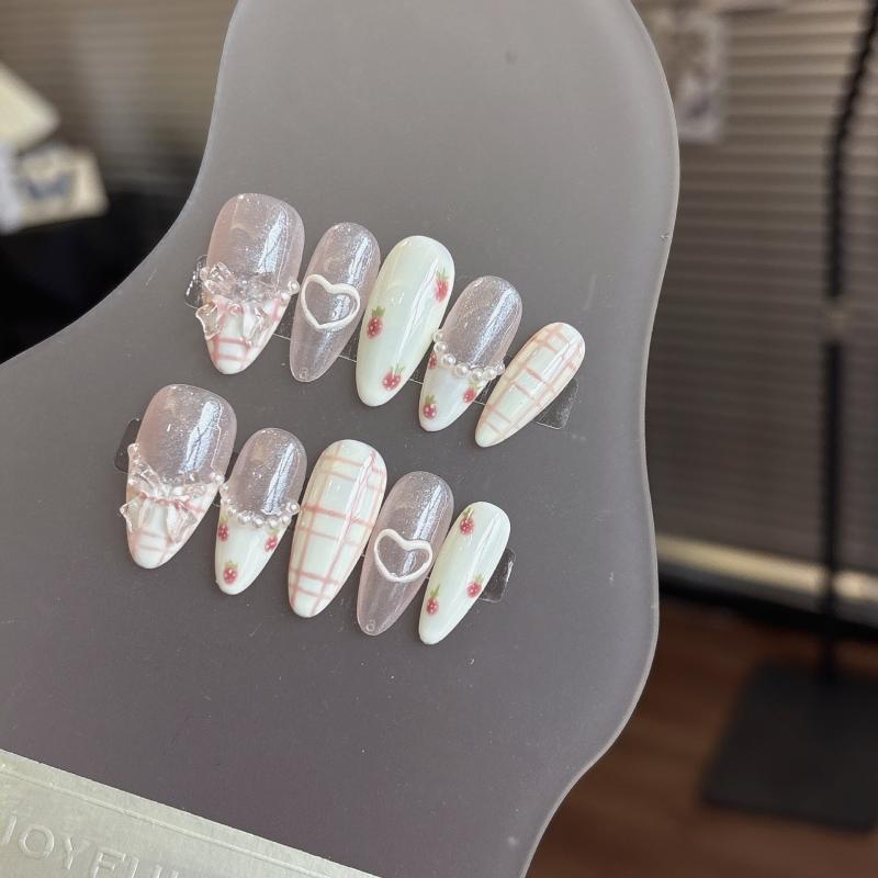 ポーチ レディース かわいい 少女心 フレンチエッジ 手描き チェック柄 イチゴ ミルクイエロー スパン..