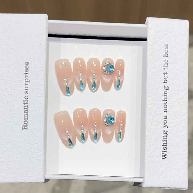 付け爪 レディース 手作り 高級感 インスタ風 ネイルチップ 美甲 指先ファッション 日常使い 卸向け デザイン豊富 純手作業 スタイリッシュ セルフネイル 簡単装着 トレンドスタイル 女性向けアクセサリー 指先アート モード感 ファッションアイテム