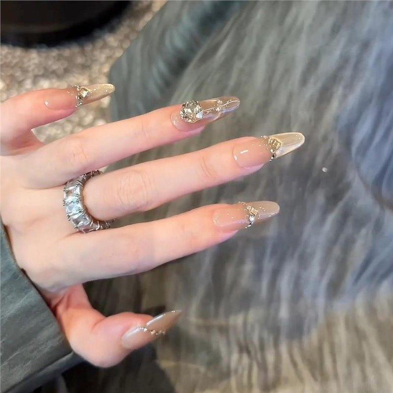 つけ爪 レディース 高級感 中長款 純欲風 豪華 透明感 美甲 軽奢 手工製 ネイルパッチ 再生繊維 接触冷感 吸湿速乾 かわいい フェミニン ガーリー ハイウエスト 切り替え ショール ブローチ 指輪 ジルコニア ラッキーアイテム