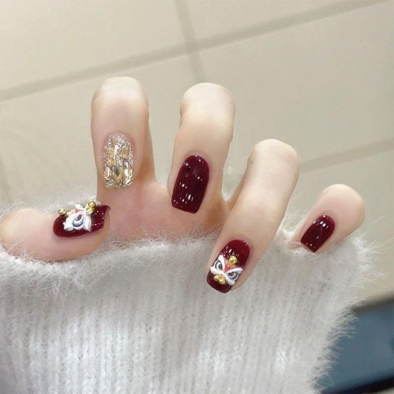 つけ爪 レディース 醒獅柄 赤 喜慶デザイン 取り外し可能 手作り ネイルパッチ 白肌映え 美甲シール 指..