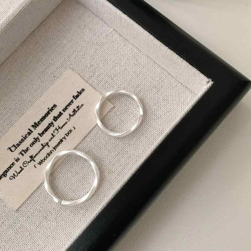 指輪 男女兼用 S925純銀 モビウス 磨砂加工 高級感 ニッチデザイン ユニークリング