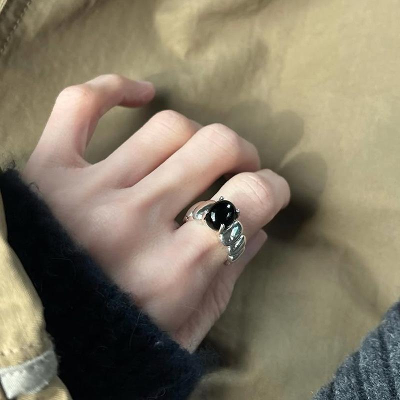 指輪 925シルバー 韓国 楕円形 黒オニキス インセット 軽奢 高級感 復古 個性派 ユニセックス アクセサ..