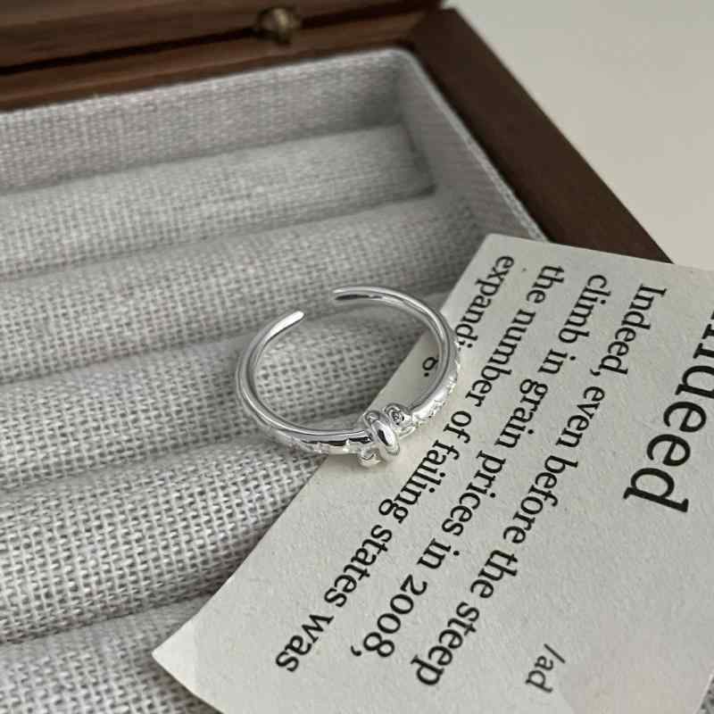 指輪 レディース S925純銀 韓国風 ツイストロープ結び 五角星 ジルコニア モチーフ ファッション 個性..