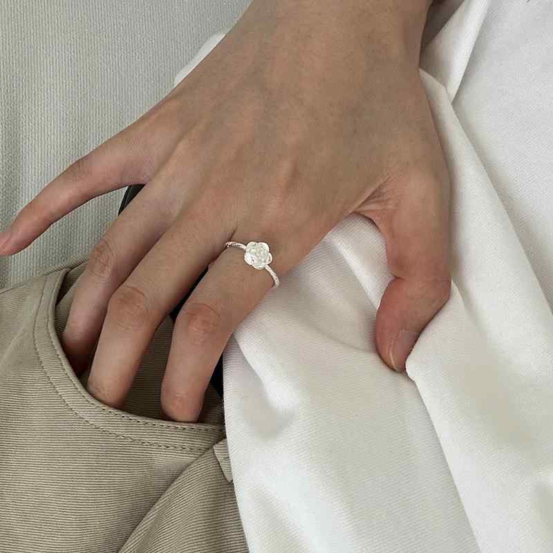 指輪 レディース 925シルバー 純銀 ローズフラワー モチーフ かわいい スライド開閉 デザイン サイズ調整可能 シルバー