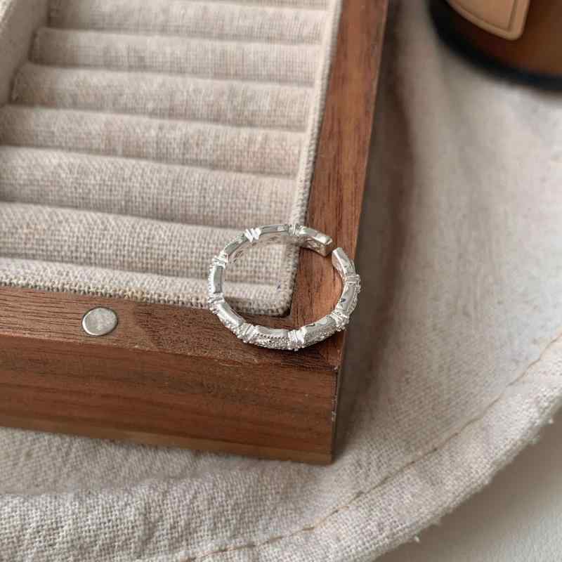 指輪 レディース 925シルバー ジルコニア レース スクエア レトロ 軽奢 高級感 ニッチ デザイン 復古 ..