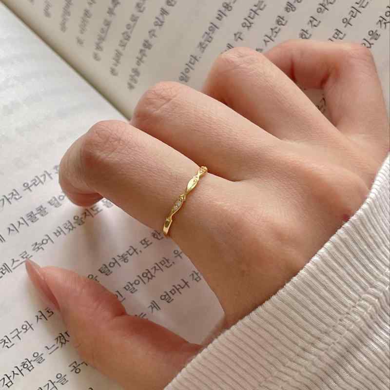 指輪 レディース 韓国風 シンプル 925純銀 ジルコニア 小魚デザイン 個性派 ファッションアクセサリー ..