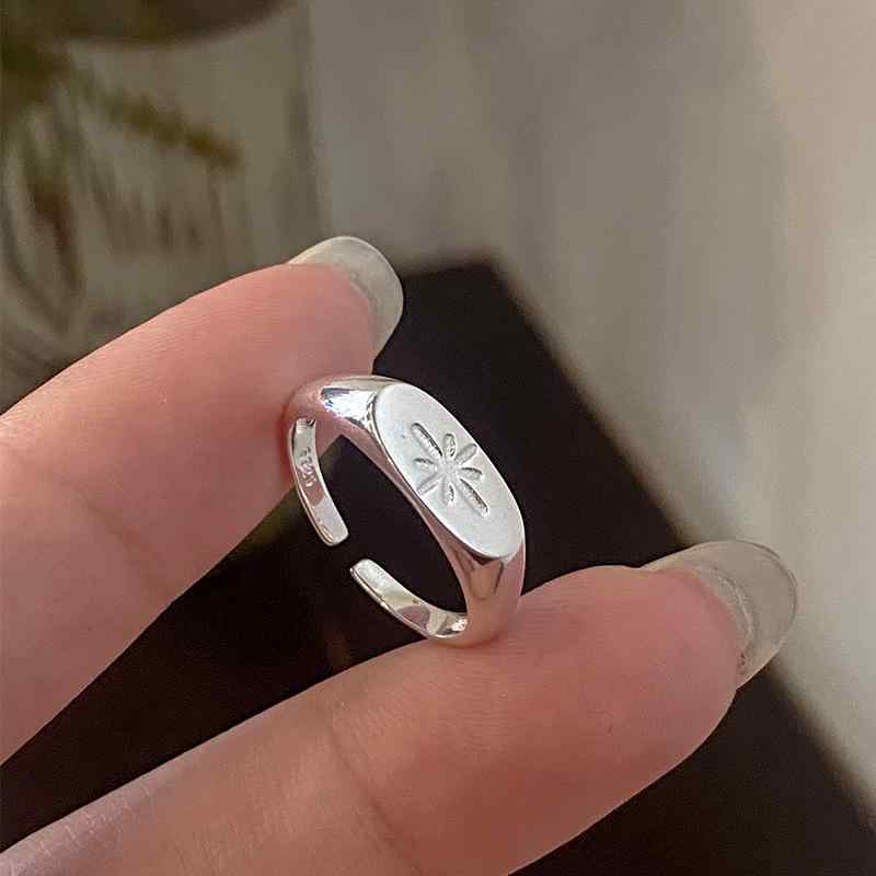 シルバーリング レディース シンプル 八芒星 モチーフ 925純銀 高級感 スタイリッシュ ファッション ト..