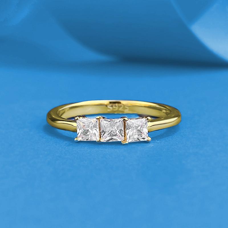 指輪 レディース S925銀 高級感 小众 3mm幅 三石 ジルコニア 並びデザイン シンプル 華奢 スタイリッシ..